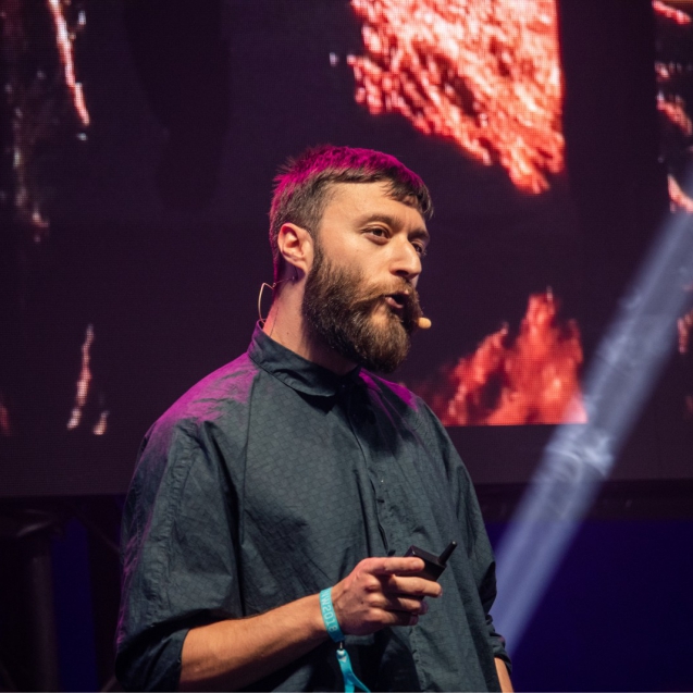 liam-martens-680583-unsplash909 (1)-min